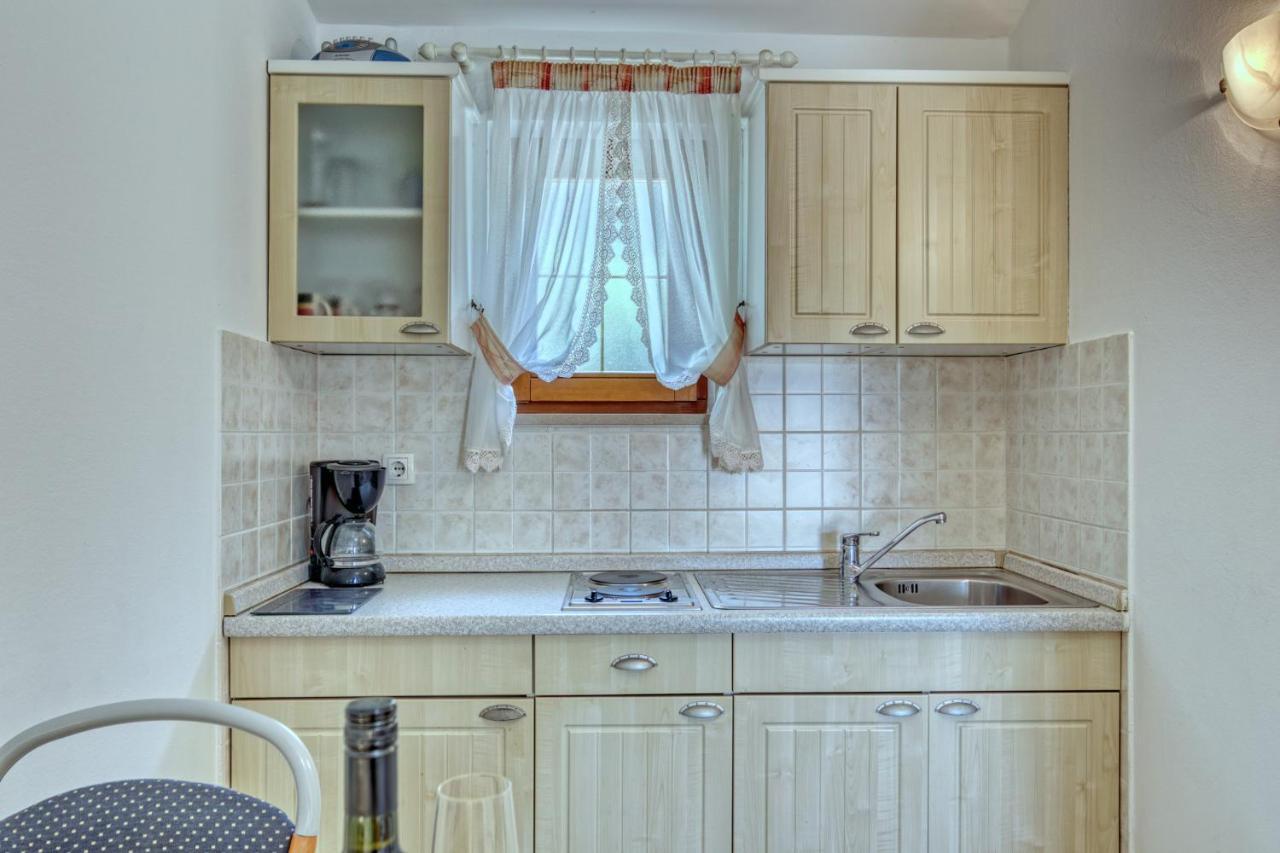 Apartmets Slavica 1644 Banjole Εξωτερικό φωτογραφία