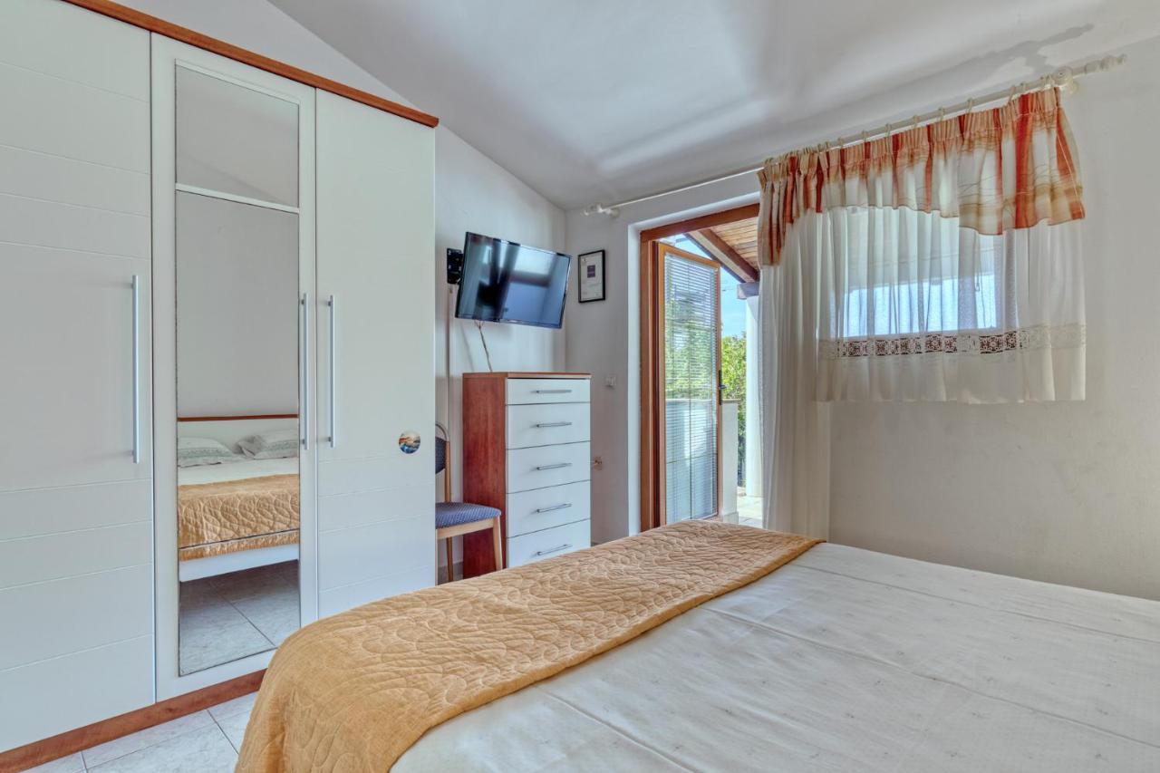 Apartmets Slavica 1644 Banjole Εξωτερικό φωτογραφία